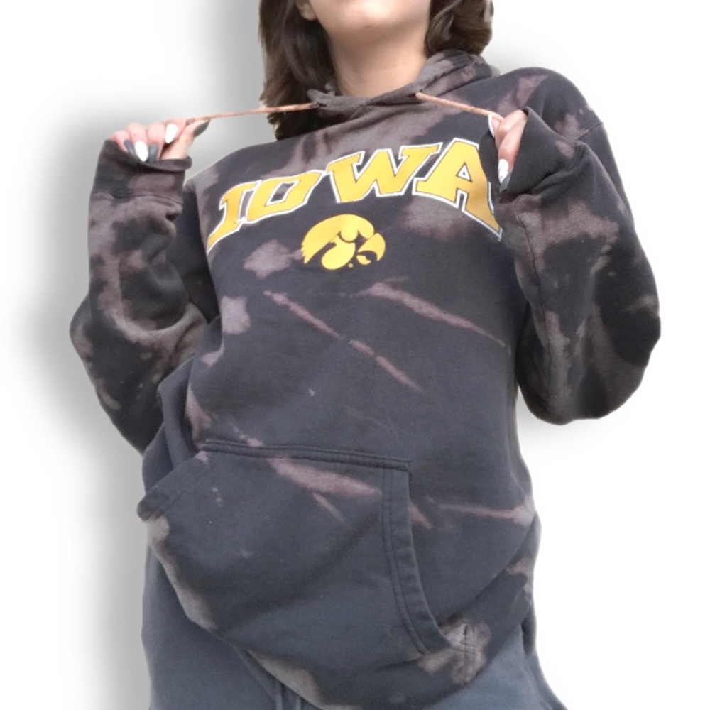 IOWA HOODIE🤍